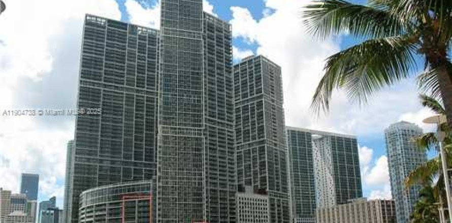 Condominio en Miami, Florida, 1 dormitorio  № 1956794