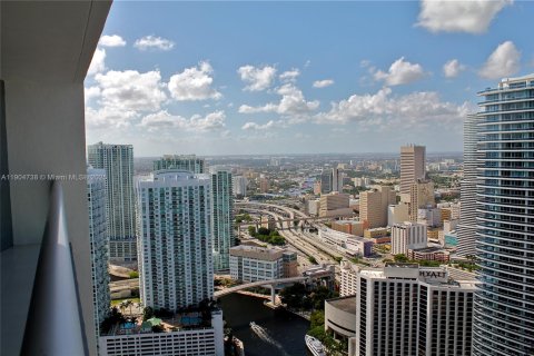 Condominio en alquiler en Miami, Florida, 1 dormitorio, 87.98 m2 № 1956794 - foto 10