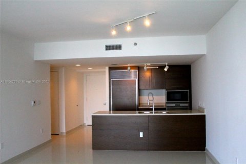 Condominio en alquiler en Miami, Florida, 1 dormitorio, 87.98 m2 № 1956794 - foto 4
