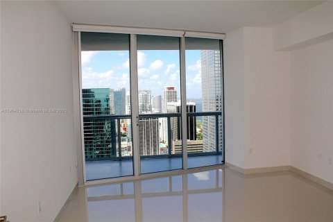 Condominio en alquiler en Miami, Florida, 1 dormitorio, 87.98 m2 № 1956794 - foto 3