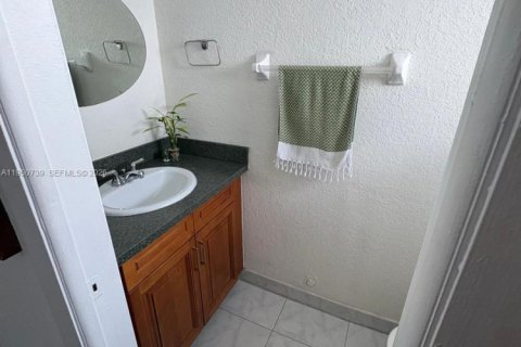 Купить кондоминиум в Корал-Гейблс, Флорида 2 спальни, 93.74м2, № 2007494 - фото 8