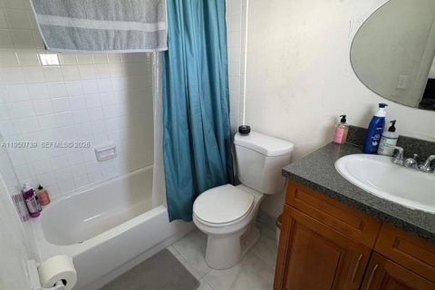 Купить кондоминиум в Корал-Гейблс, Флорида 2 спальни, 93.74м2, № 2007494 - фото 13