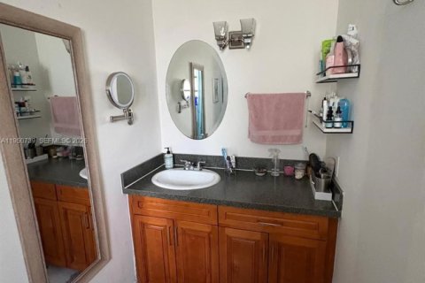 Купить кондоминиум в Корал-Гейблс, Флорида 2 спальни, 93.74м2, № 2007494 - фото 11