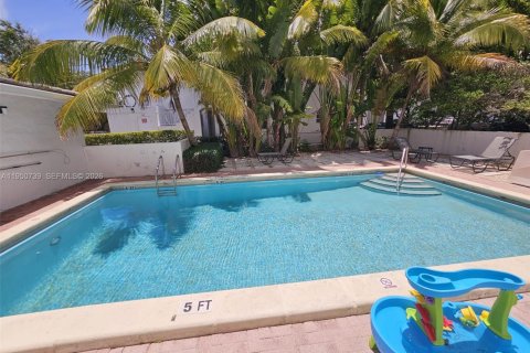 Купить кондоминиум в Корал-Гейблс, Флорида 2 спальни, 93.74м2, № 2007494 - фото 4