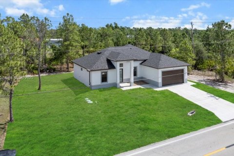 House in Lehigh Acres, Florida 4 bedrooms № 1848325 - photo 2