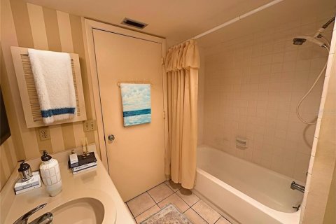 Condominio en venta en Longboat Key, Florida, 2 dormitorios, 117.52 m2 № 1876229 - foto 20