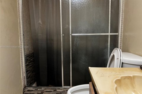 Condominio en venta en Lauderdale Lakes, Florida, 2 dormitorios № 1957699 - foto 5