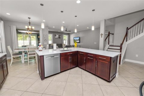 House in Wesley Chapel, Florida 4 bedrooms, 302.58 sq.m. № 1718666 - photo 26