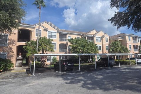 Condo in Orlando, Florida, 2 bedrooms  № 1789033 - photo 1