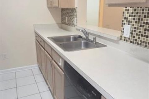 Condo in Orlando, Florida, 2 bedrooms  № 1789033 - photo 13