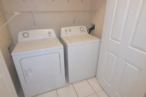 Condo in Orlando, Florida, 2 bedrooms  № 1789033 - photo 15