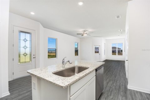 Townhouse in Dundee, Florida 3 bedrooms, 168.8 sq.m. № 1903742 - photo 7