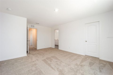 Townhouse in Dundee, Florida 3 bedrooms, 168.8 sq.m. № 1903742 - photo 14