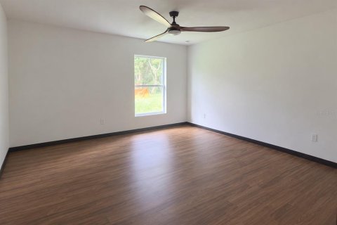 House in DeBary, Florida 3 bedrooms, 117.99 sq.m. № 2403568 - photo 4