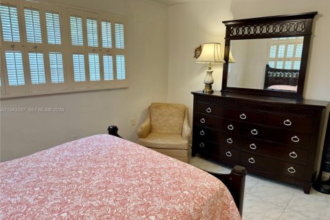 Casa en venta en North Miami Beach, Florida, 4 dormitorios, 224.73 m2 № 2003421 - foto 18