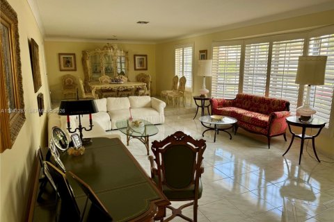 Casa en venta en North Miami Beach, Florida, 4 dormitorios, 224.73 m2 № 2003421 - foto 17