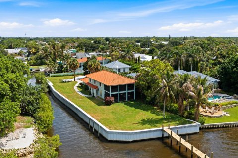 House in Stuart, Florida 4 bedrooms, 202.9 sq.m. № 2188782 - photo 4