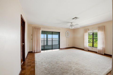 House in Stuart, Florida 4 bedrooms, 202.9 sq.m. № 2188782 - photo 18