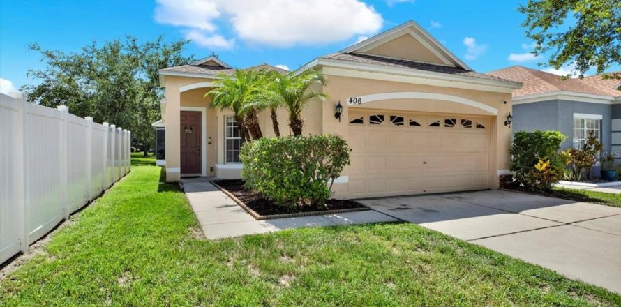 House in Ruskin, Florida 3 bedrooms, 121.24 sq.m. № 1792853