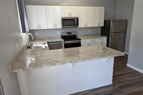 Propiedad comercial en venta en Winter Haven, Florida, 28 dormitorios, 1487.55 m2 № 2280679 - foto 10