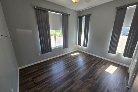 Propiedad comercial en venta en Winter Haven, Florida, 28 dormitorios, 1487.55 m2 № 2280679 - foto 14