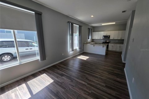 Propiedad comercial en venta en Winter Haven, Florida, 28 dormitorios, 1487.55 m2 № 2280679 - foto 8