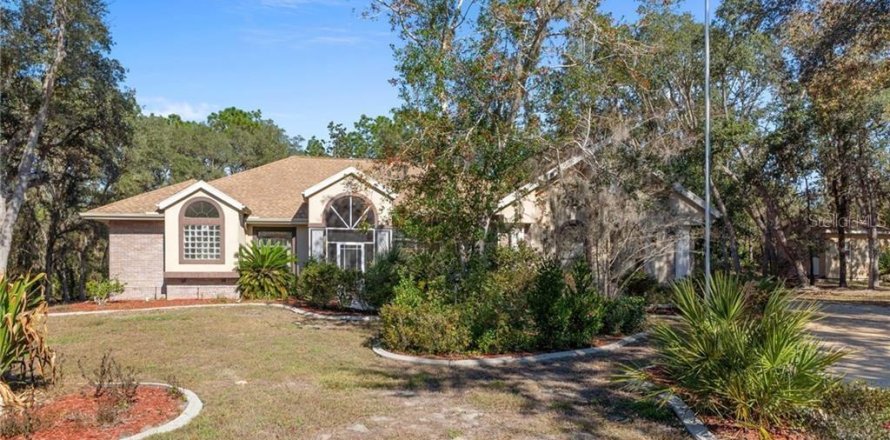 Villa ou maison à Beverly Hills, Floride 3 chambres, 246.1 m2 № 2415553