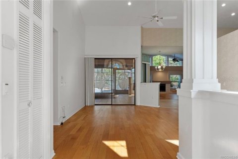 Villa ou maison à vendre à Beverly Hills, Floride: 3 chambres, 246.1 m2 № 2415553 - photo 8