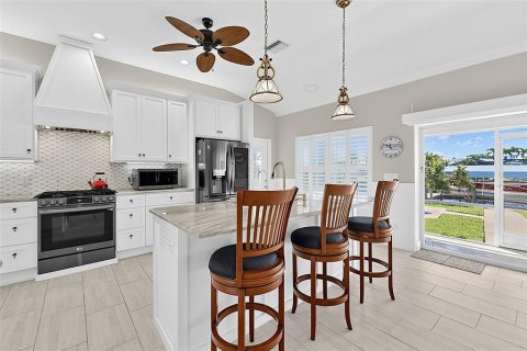 Casa en venta en Fort Myers, Florida, 3 dormitorios, 212.28 m2 № 2430488 - foto 13
