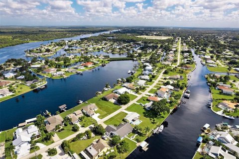 Casa en venta en Fort Myers, Florida, 3 dormitorios, 212.28 m2 № 2430488 - foto 5
