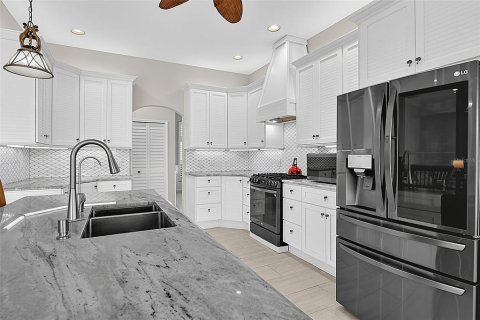 Casa en venta en Fort Myers, Florida, 3 dormitorios, 212.28 m2 № 2430488 - foto 15