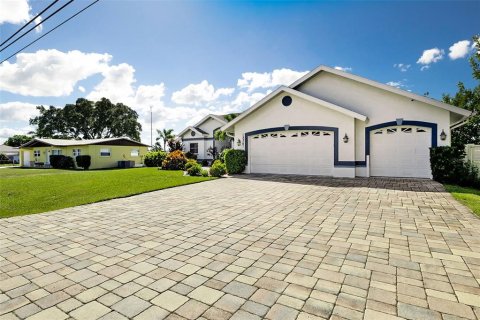 Casa en venta en Fort Myers, Florida, 3 dormitorios, 212.28 m2 № 2430488 - foto 7