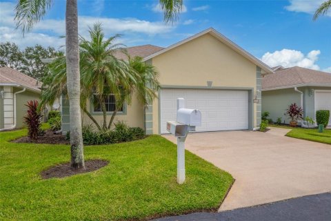 Villa ou maison à Merrit Island, Floride 3 chambres, 160.91 m2 № 2403400