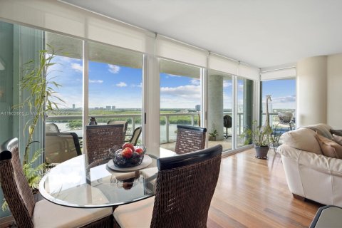 Condo in Sunny Isles Beach, Florida, 2 bedrooms  № 2081794 - photo 24