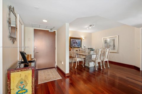 Condo in Sunny Isles Beach, Florida, 2 bedrooms  № 2081794 - photo 28