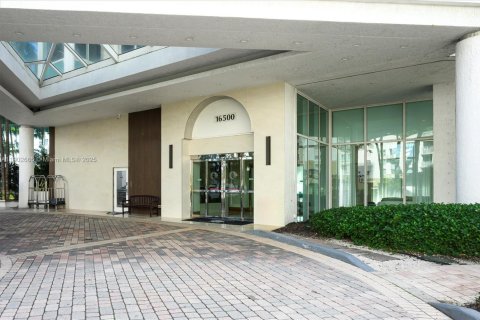 Condo in Sunny Isles Beach, Florida, 2 bedrooms  № 2081794 - photo 3