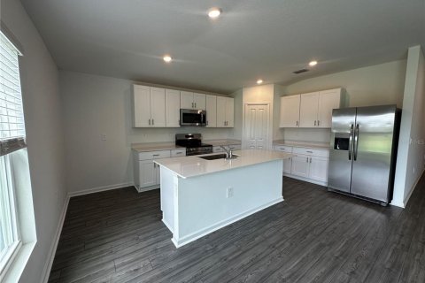House in Ocala, Florida 3 bedrooms, 171.22 sq.m. № 2403720 - photo 3
