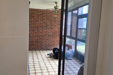 Condominio en venta en Lauderhill, Florida, 2 dormitorios, 106.84 m2 № 2034622 - foto 9
