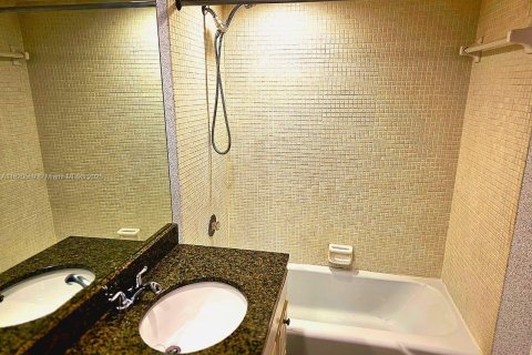 Condominio en venta en Lauderhill, Florida, 2 dormitorios, 106.84 m2 № 2034622 - foto 22