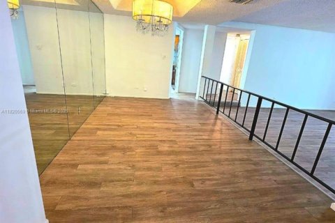 Condominio en venta en Lauderhill, Florida, 2 dormitorios, 106.84 m2 № 2034622 - foto 6