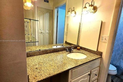Condominio en venta en Lauderhill, Florida, 2 dormitorios, 106.84 m2 № 2034622 - foto 24
