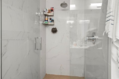 Condo in North Miami Beach, Florida, 3 bedrooms  № 1693844 - photo 25