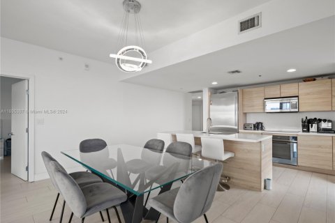 Condo in North Miami Beach, Florida, 3 bedrooms  № 1693844 - photo 12