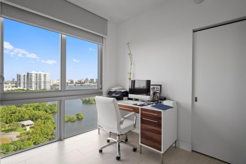 Condo in North Miami Beach, Florida, 3 bedrooms  № 1693844 - photo 20