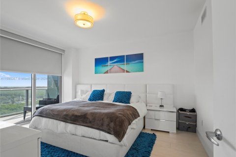 Condo in North Miami Beach, Florida, 3 bedrooms  № 1693844 - photo 18