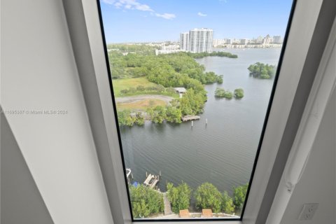 Condo in North Miami Beach, Florida, 3 bedrooms  № 1693844 - photo 5