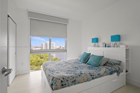 Condo in North Miami Beach, Florida, 3 bedrooms  № 1693844 - photo 27