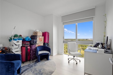 Condo in North Miami Beach, Florida, 3 bedrooms  № 1693844 - photo 21