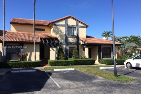 Townhouse in Miami, Florida 2 bedrooms, 102.19 sq.m. № 2066889 - photo 4