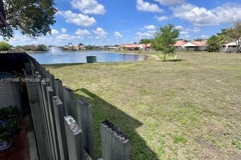 Townhouse in Miami, Florida 2 bedrooms, 102.19 sq.m. № 2066889 - photo 7